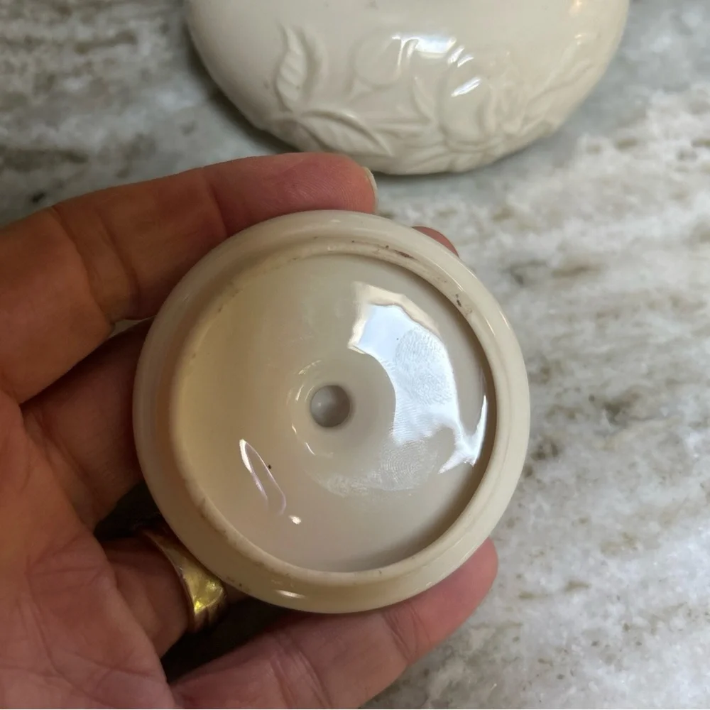 LENOX Rosebud Collection Trinket Jewelry Box w/Lid Gold Trim Covered Ivory